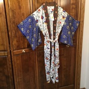 Stunning Kimono style sleep set, size SP, NWT, furi sleeves with tamoto pouches